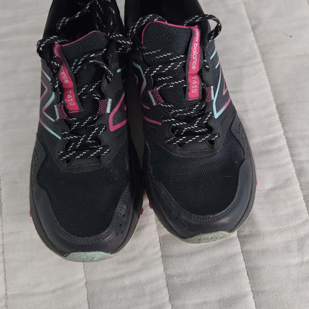 New Balance 410 V8 Women's Trail Running Shoes Black/Pink/Teal